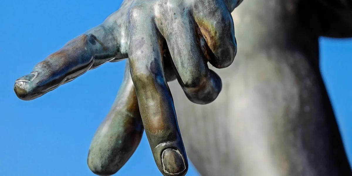 Wisdom Hand The Spiritual Meaning of Hands in Dreams: Giving, Receiving, and ...