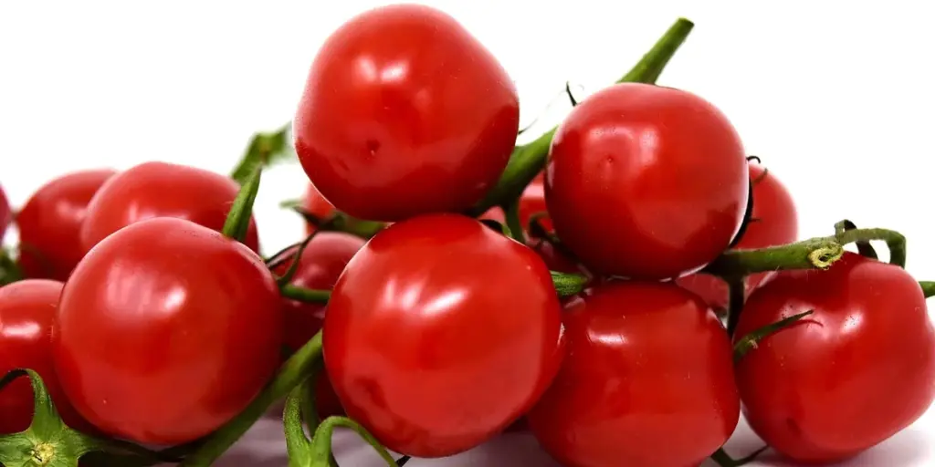 Tomato Dream Meaning: Understanding the Symbols in Your Sleep